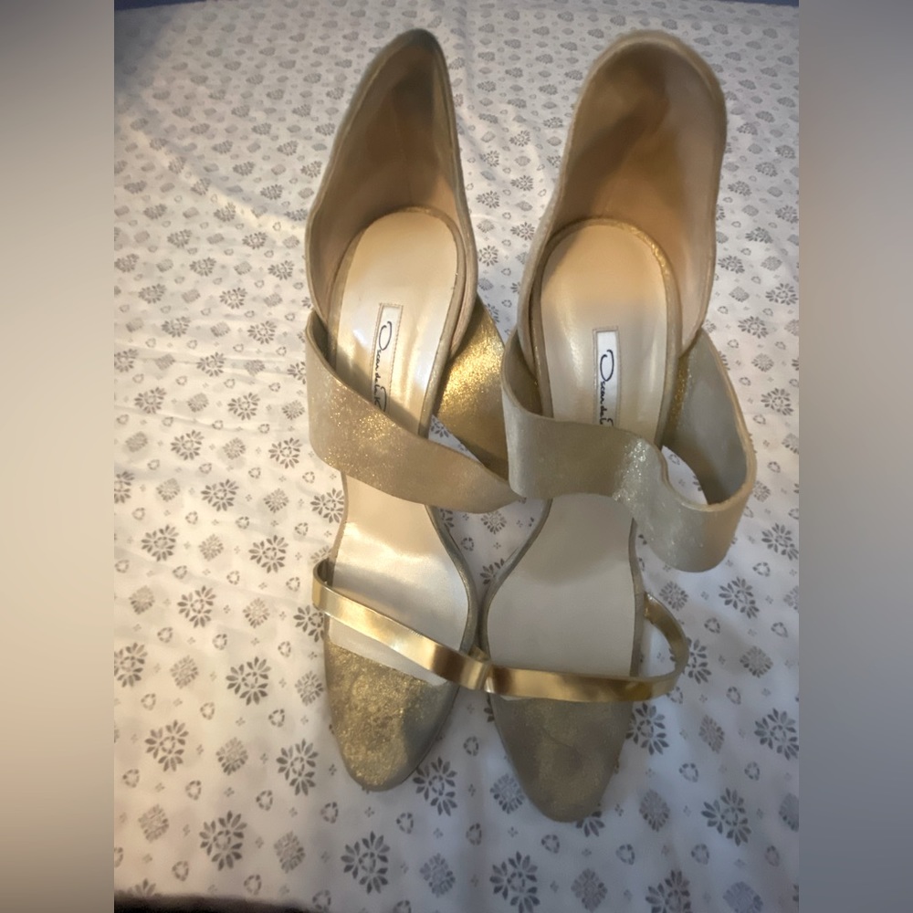 Gold Oscar de la  Renta high heel open toe shoe